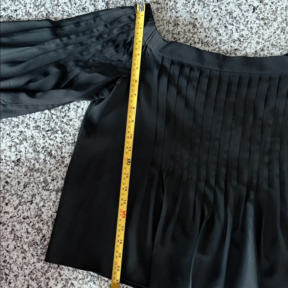 Tibi Black Pleated Off-the-Shoulder Silk Top with bell sleeves Sz 8 - Picture 8 of 9